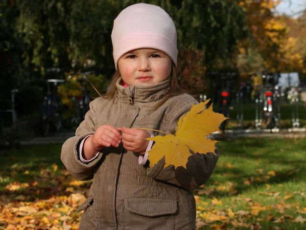 Kinder sollten möglichst oft an die frische Luft gehen. draußen spielen