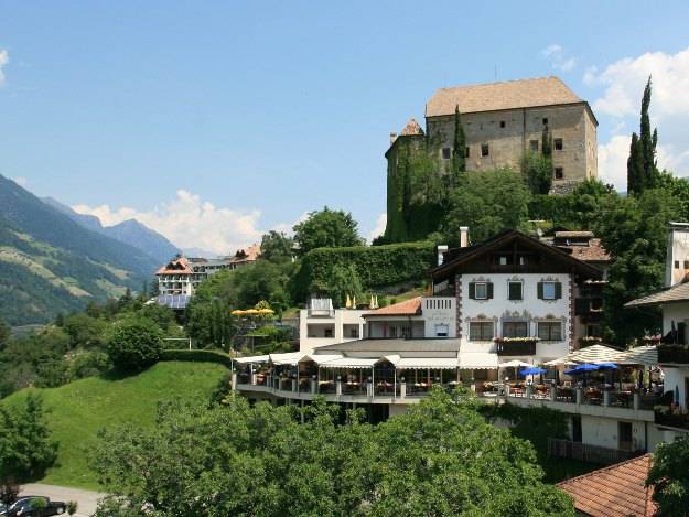 Beliebtes Urlaubsziel wegen sonniger Lage und bezaubernder Umgebung zum Wandern. Schenna
