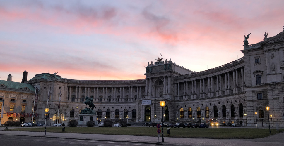 Heldenplatz bei Sonnenaufgang Heldenplatz bei Sonnenaufgang